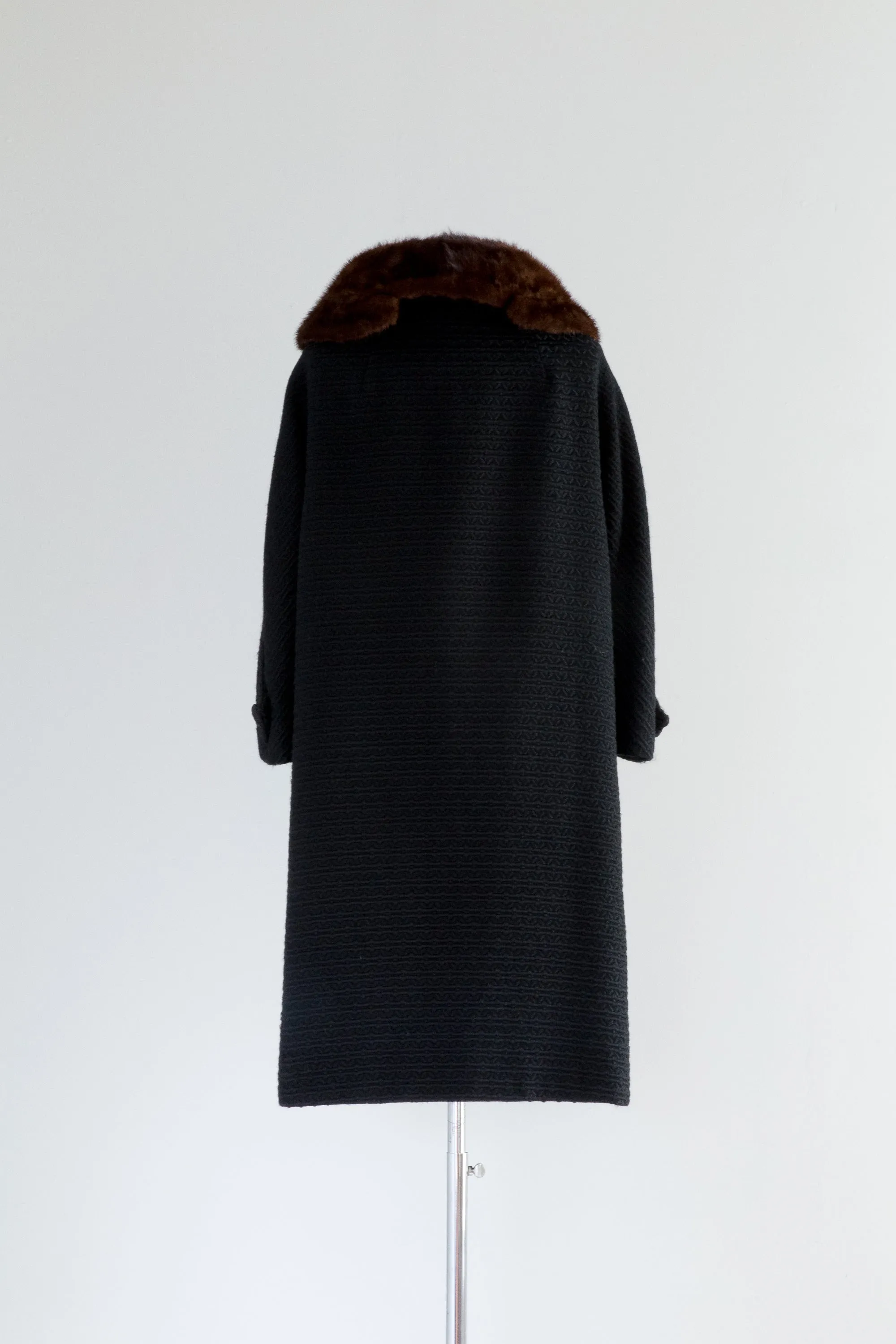 Elegant Early 1960's Woven Wool Cocoon Coat With Mink Collar / Med