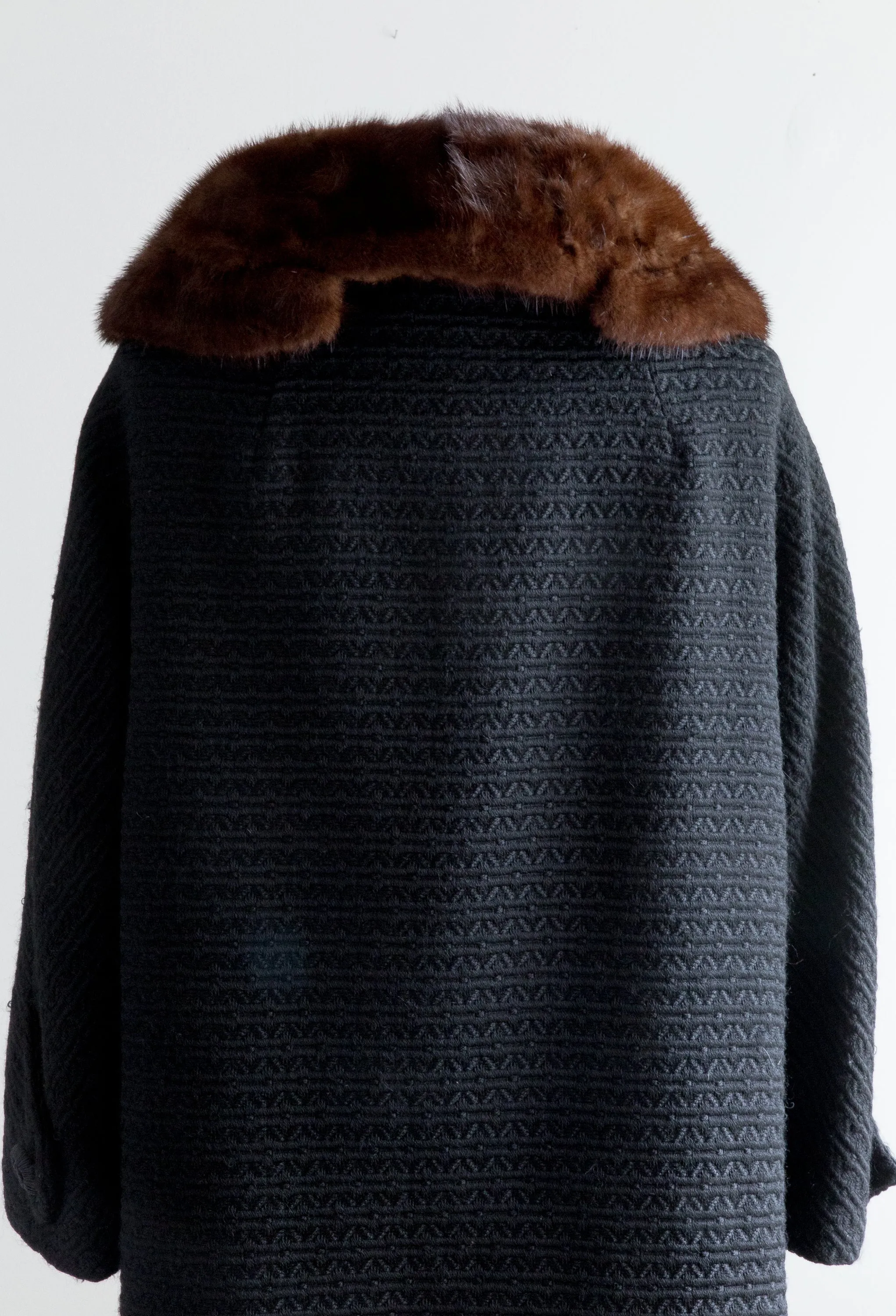 Elegant Early 1960's Woven Wool Cocoon Coat With Mink Collar / Med