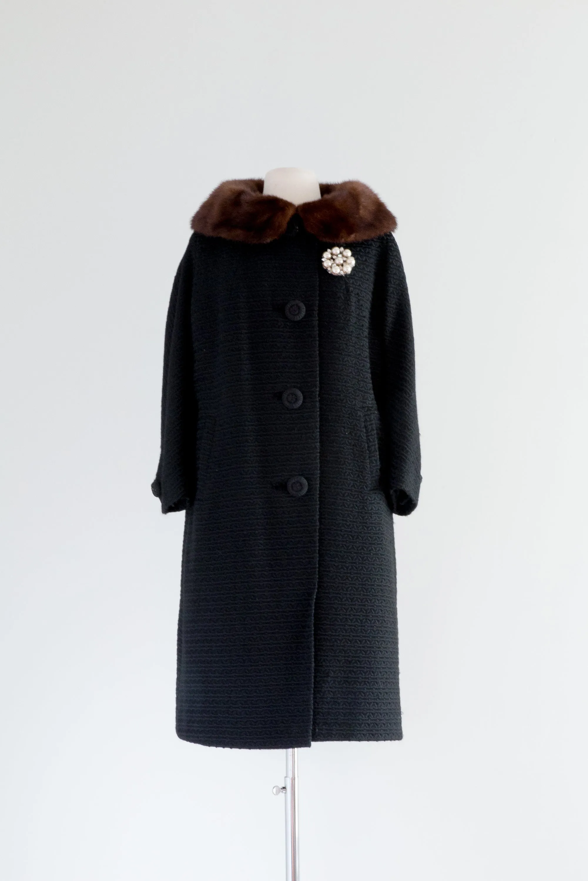 Elegant Early 1960's Woven Wool Cocoon Coat With Mink Collar / Med