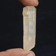 KK Gems&Craft Quartz Crystal Pencil Point Rough Stones for Reiki Healing and Crystal Healing Stones for Cutting Tumbling Cabbing