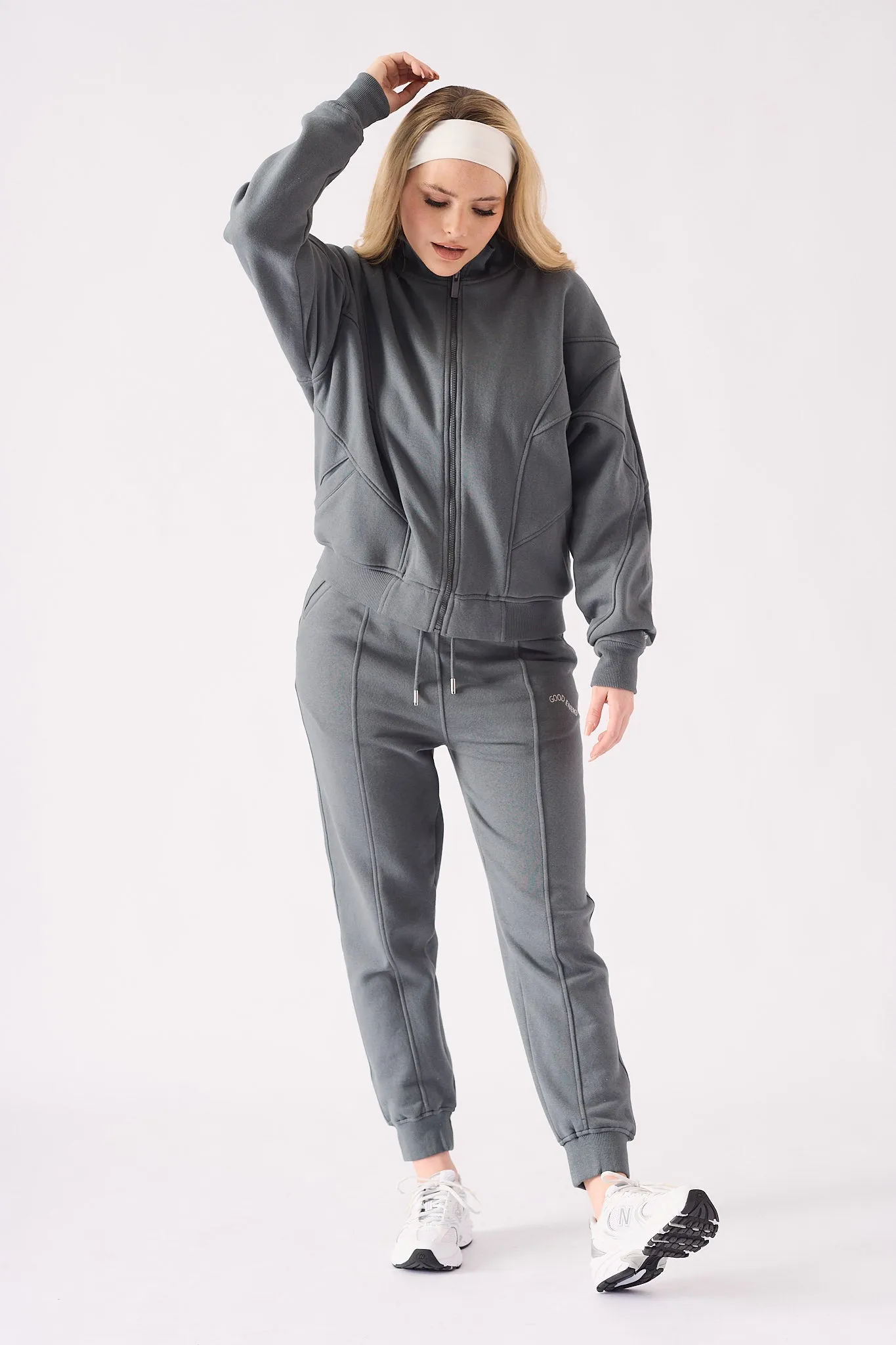ZIP UP SWEATSHIRT - GREY