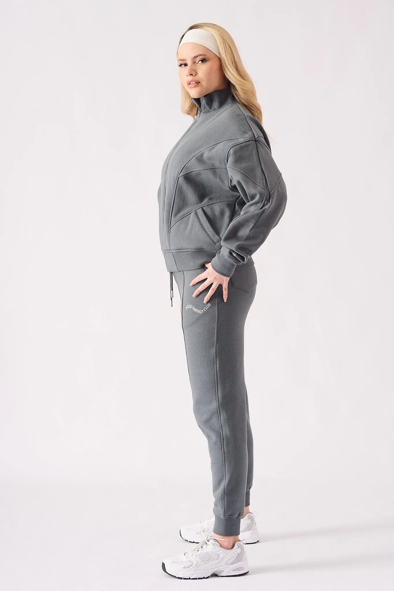 ZIP UP SWEATSHIRT - GREY