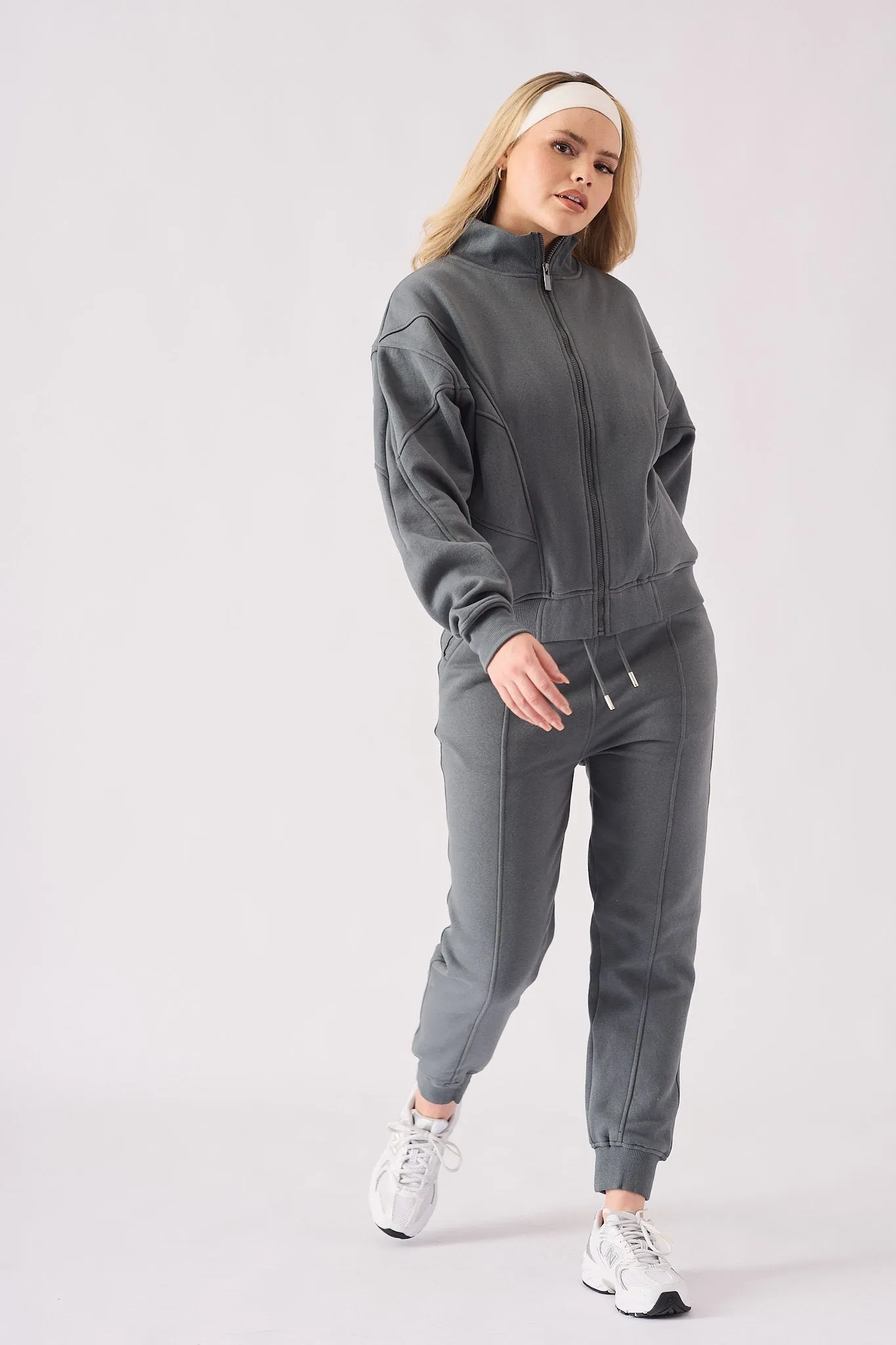 ZIP UP SWEATSHIRT - GREY
